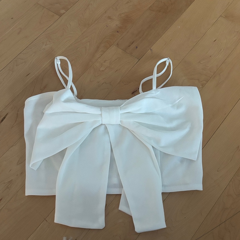 White bow top